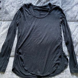 Lululemon yogini long sleeve sz 4